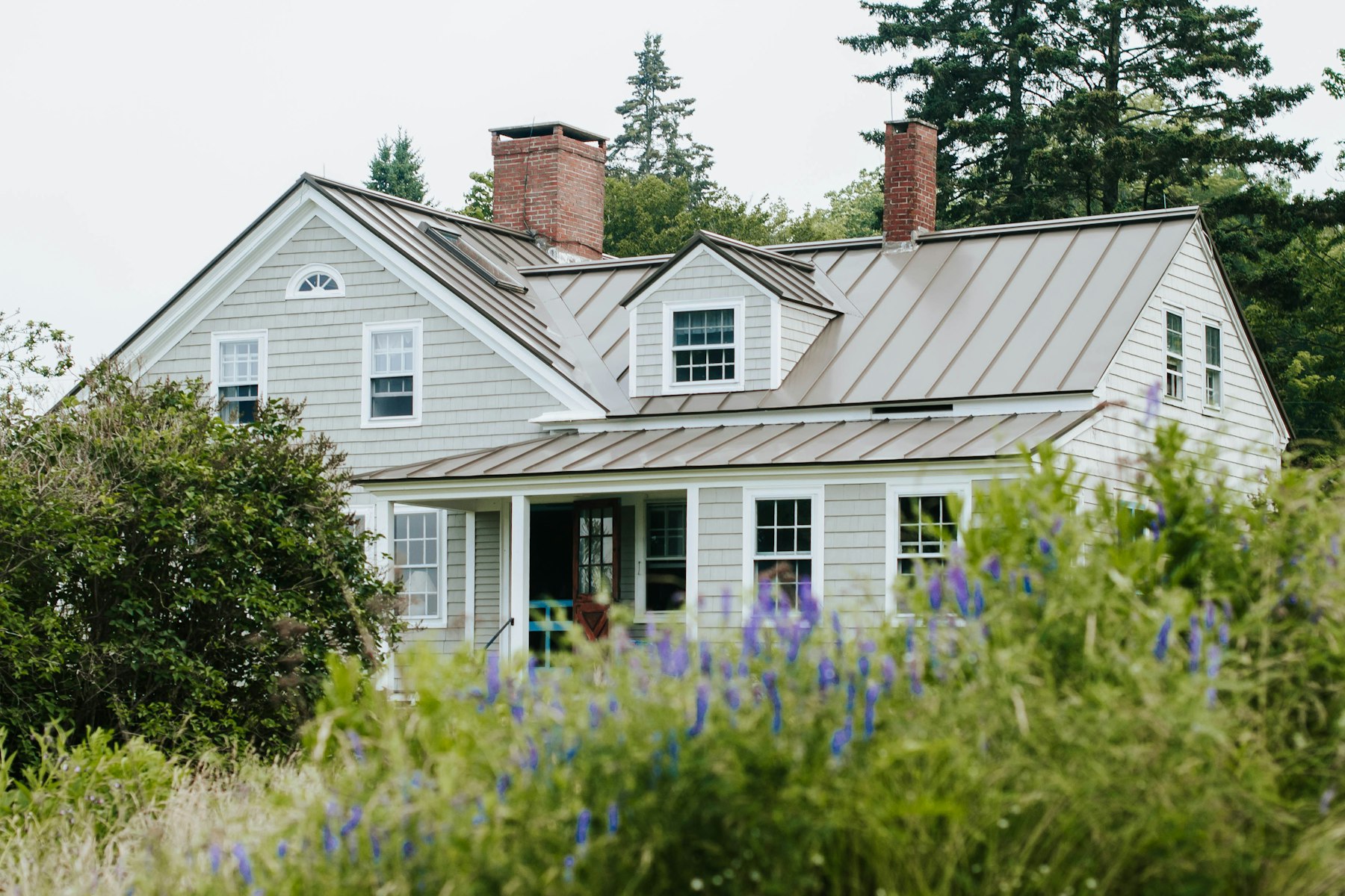 Charming Tennessee home with a freshly installed metal roof
